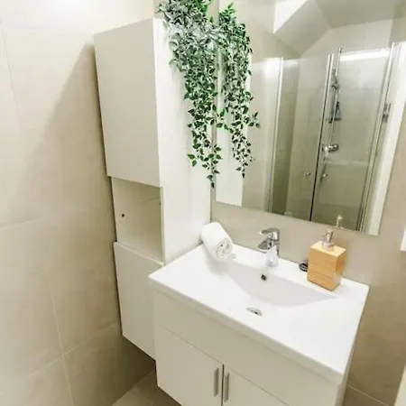 Apartment 7 Soverom I Hjertet Av *