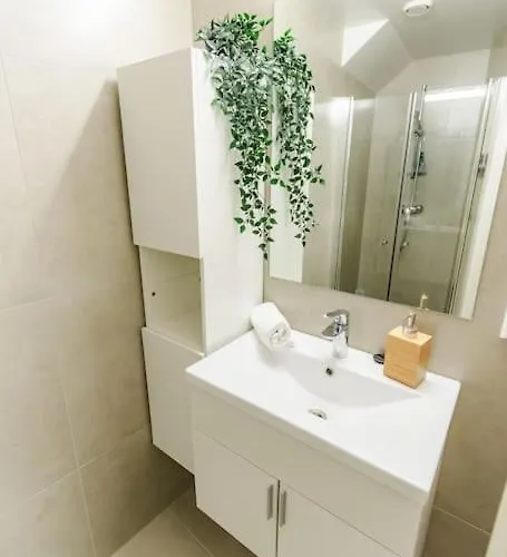 Apartment 7 Soverom I Hjertet Av *